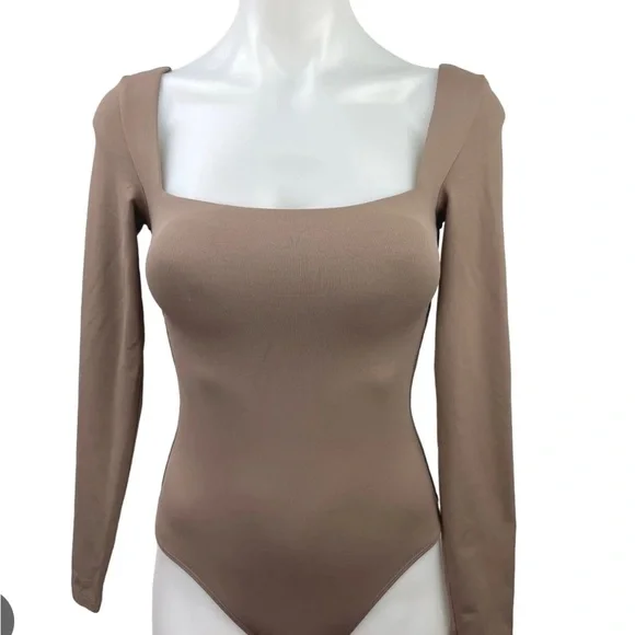 Aritzia Long Sleeve Bodysuit - Picture 2 of 5